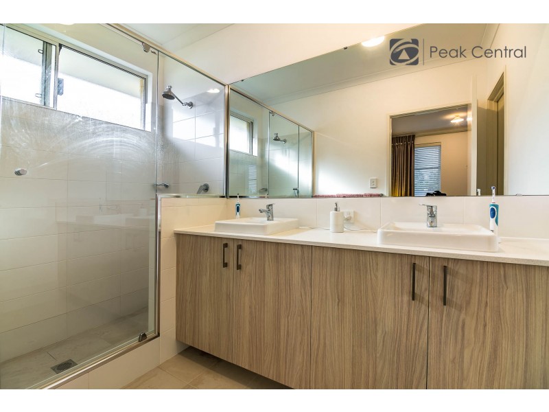 28 Aquamarine Parade, Banjup WA 6164