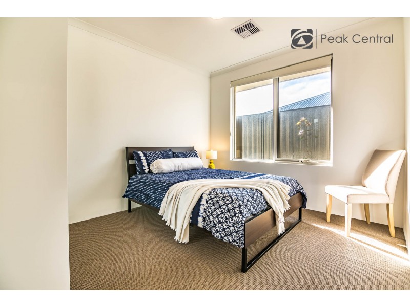 28 Aquamarine Parade, Banjup WA 6164