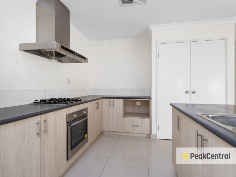 41 McCubbin Street, Seville Grove WA 6112