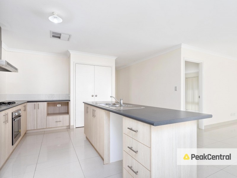 41 McCubbin Street, Seville Grove WA 6112