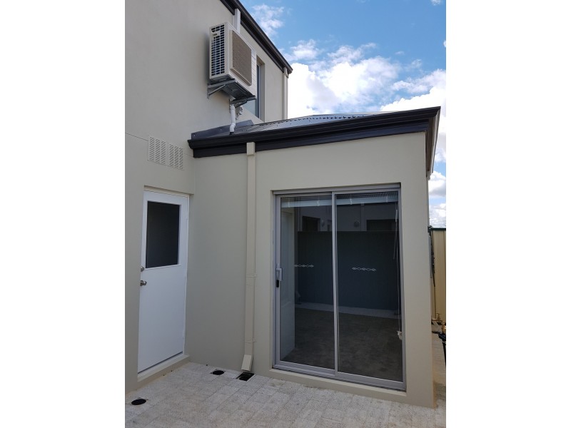 4/16 Pearson Drive, Success WA 6164