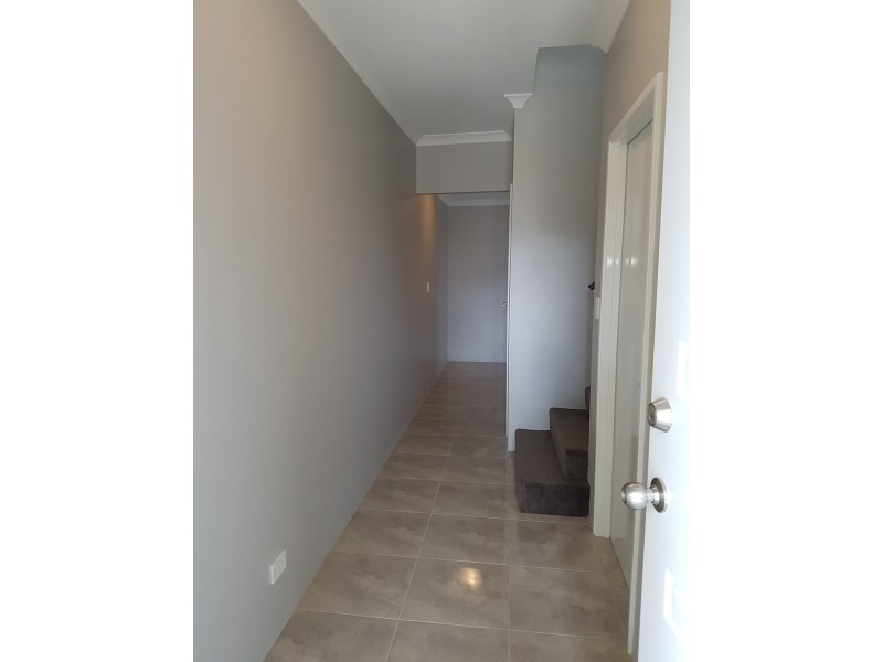 4/16 Pearson Drive, Success WA 6164