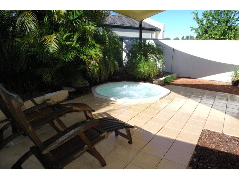 2 Bodella Gardens, Atwell WA 6164