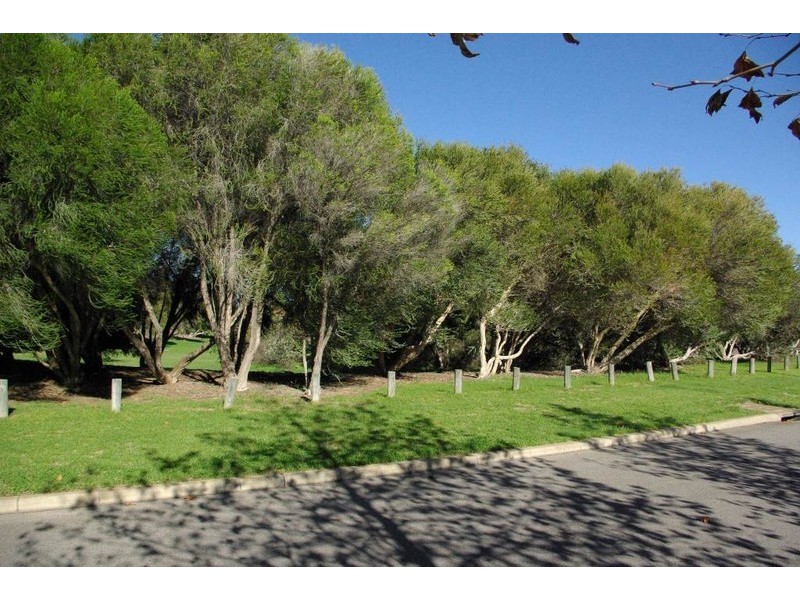 2 Bodella Gardens, Atwell WA 6164