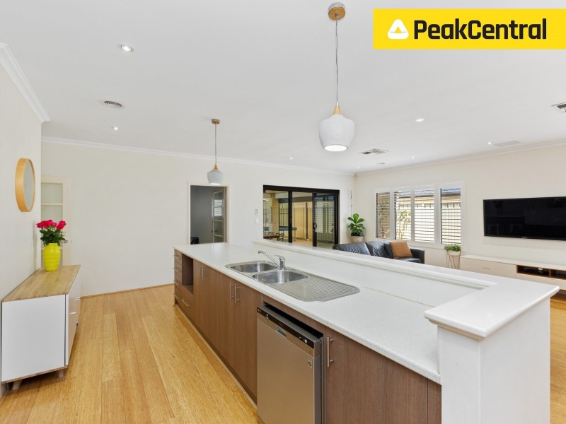 12 Minori Gardens, Yangebup WA 6164