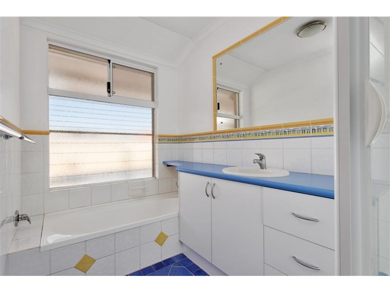 32 Avon Crescent, Atwell WA 6164