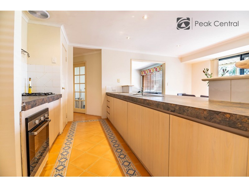 18 Wah Court, Atwell WA 6164