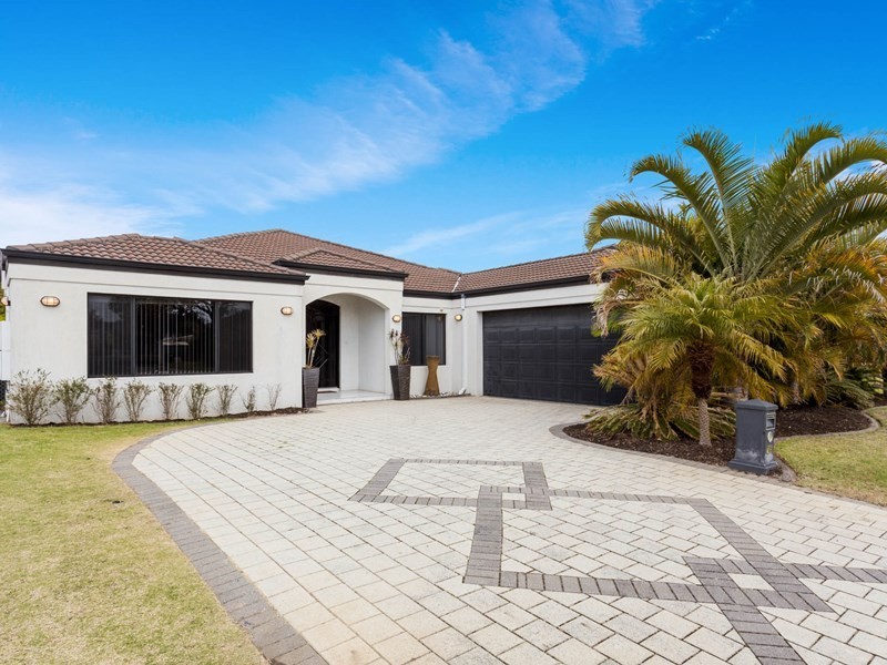 105 Brenchley Drive, Atwell WA 6164