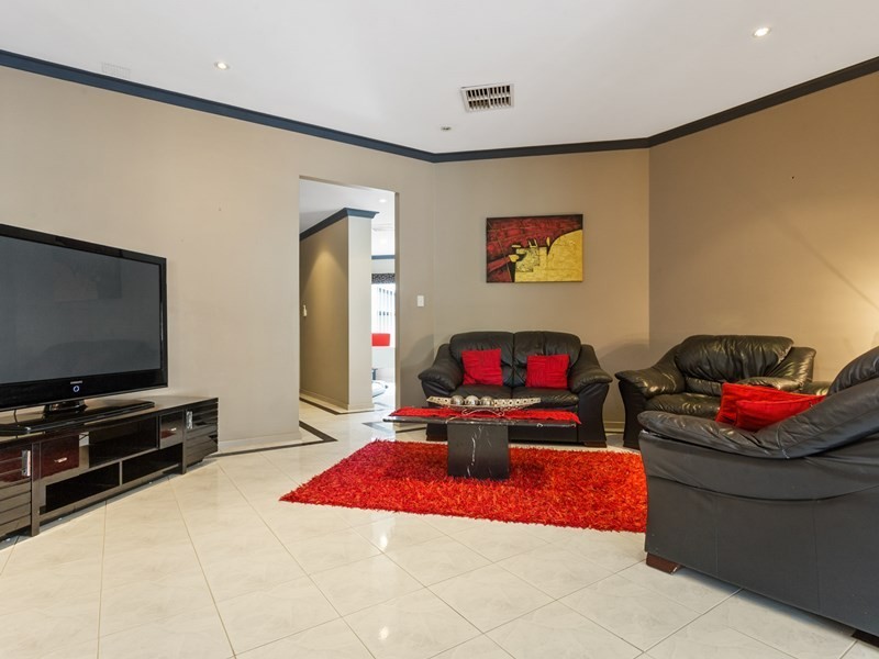 105 Brenchley Drive, Atwell WA 6164