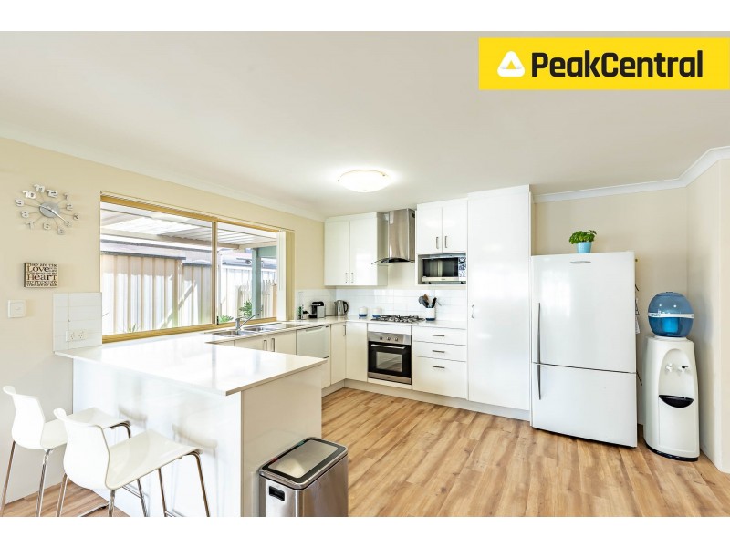 28 Freshwater Drive, Atwell WA 6164