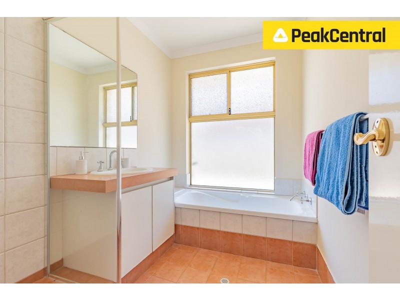 28 Freshwater Drive, Atwell WA 6164