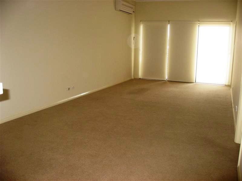 13/9 Linkage Avenue, Cockburn Central WA 6164