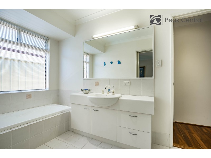 44 Folland Parade, Atwell WA 6164