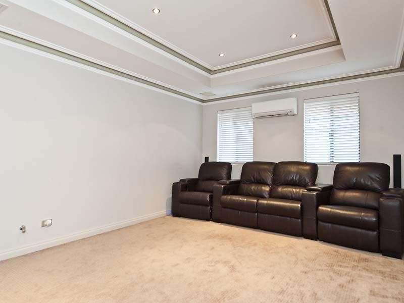 21 Swallowtail Ave, Success WA 6164