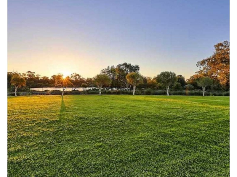 7 Mariposa Gardens, Success WA 6164