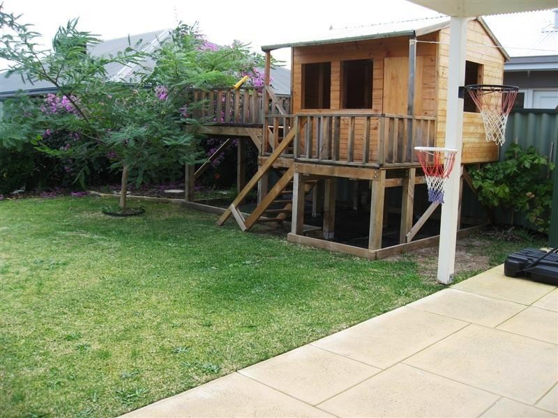17 Blue Mountain Circuit, Aubin Grove WA 6164