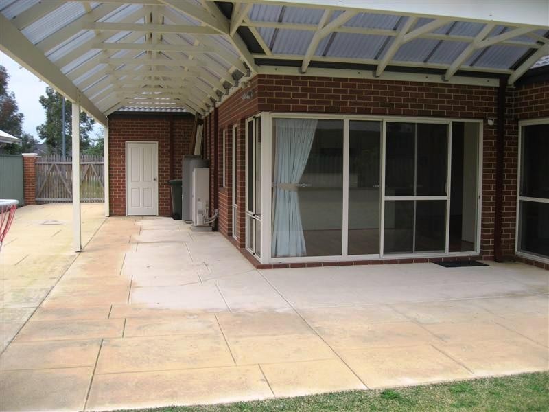 17 Blue Mountain Circuit, Aubin Grove WA 6164
