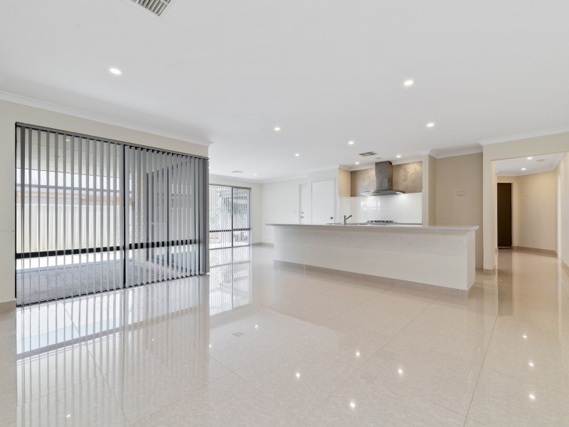 47 Brittain Road, Wattle Grove WA 6107