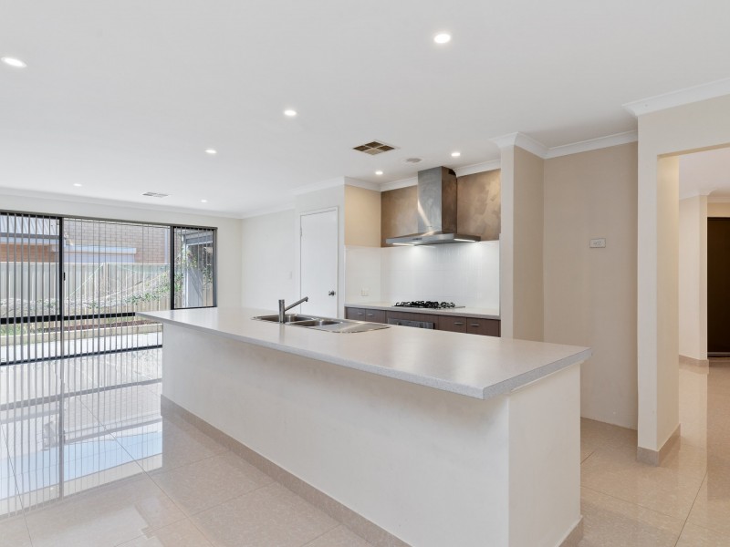 47 Brittain Road, Wattle Grove WA 6107
