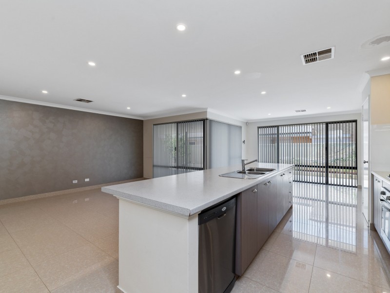 47 Brittain Road, Wattle Grove WA 6107