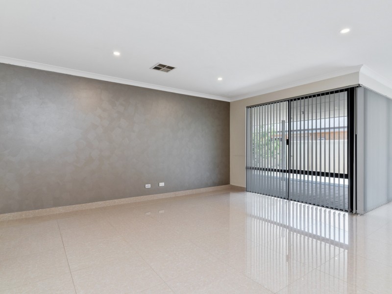47 Brittain Road, Wattle Grove WA 6107