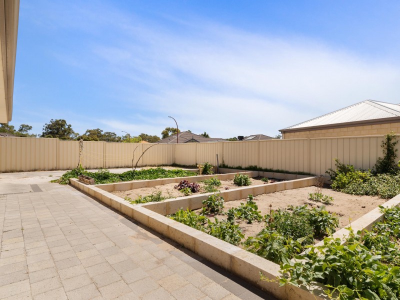 47 Brittain Road, Wattle Grove WA 6107