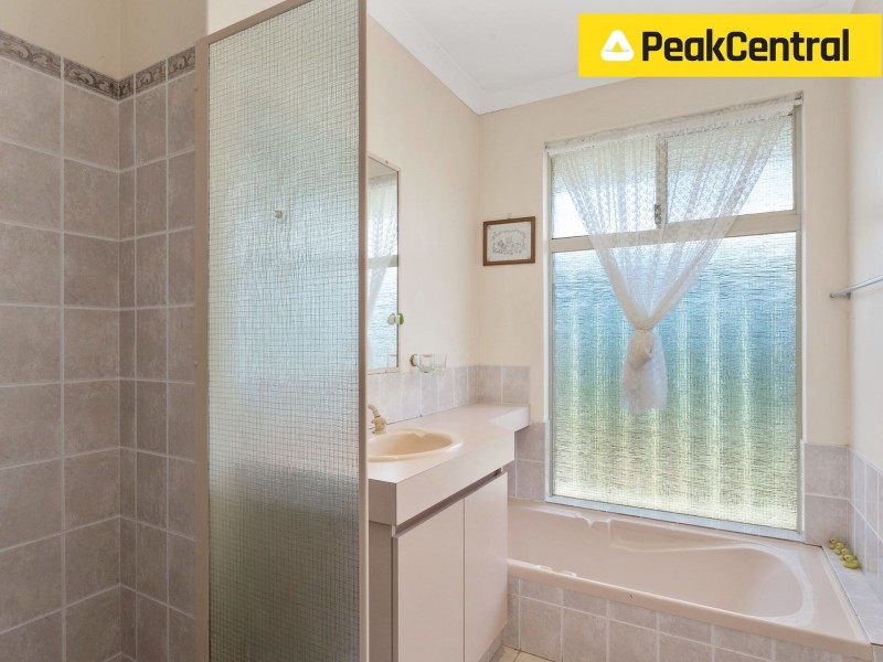 6 Bree Close, Atwell WA 6164