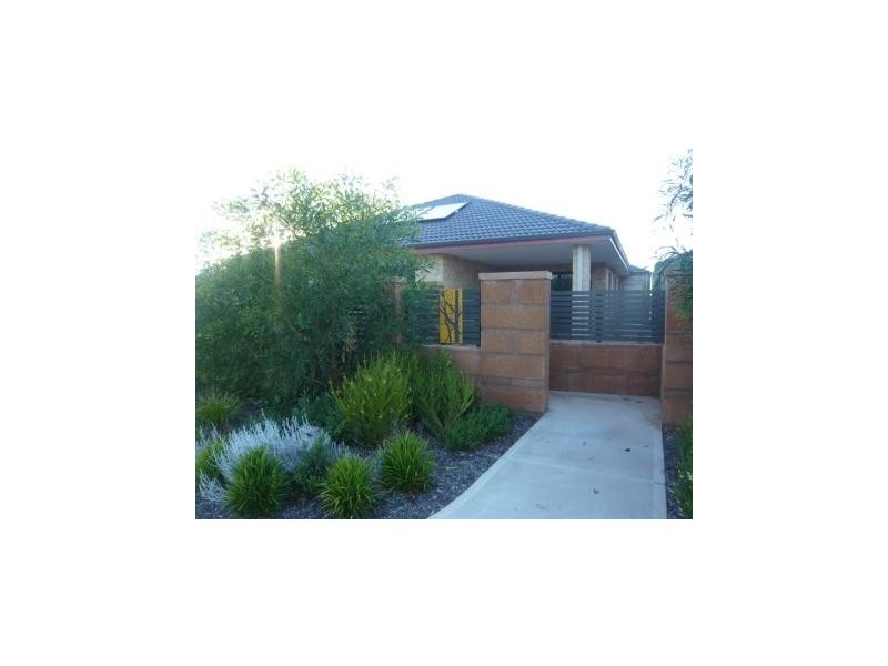 28 LOMOND CRESCENT, Wandi WA 6167