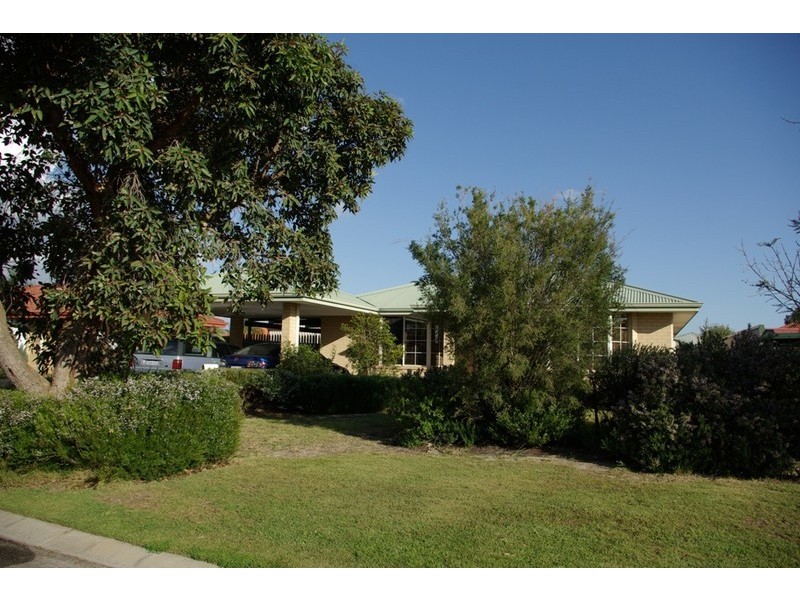 15 Mayhew Cross, Atwell WA 6164