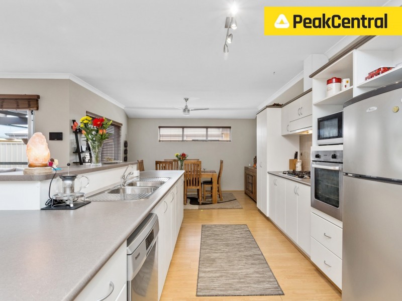 2/14 Ellesmere Circuit, Success WA 6164