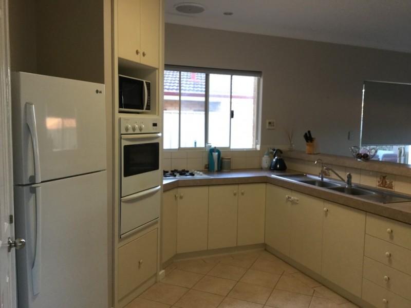 3/2 Peel Road, Coogee WA 6166