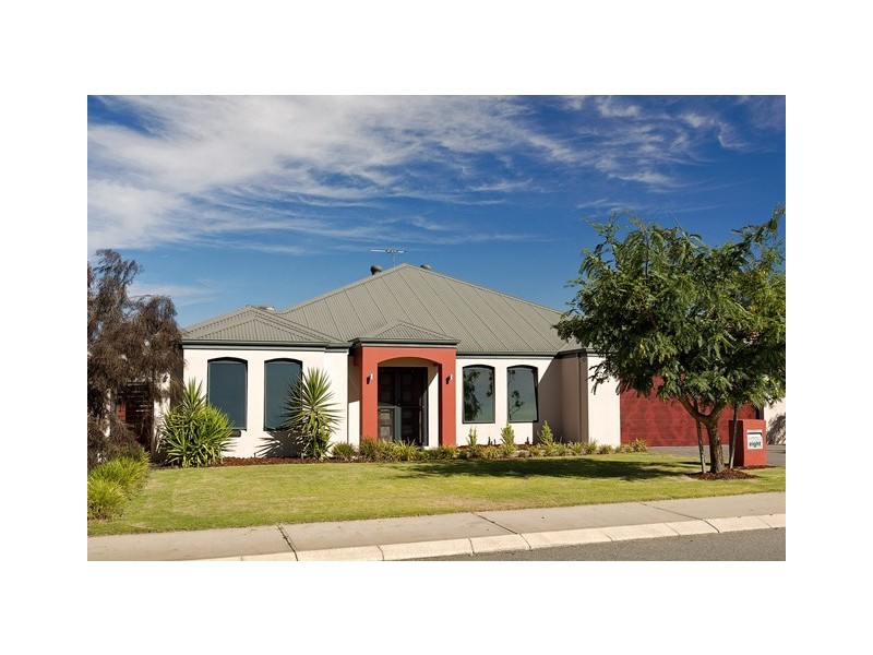 8 Tranquil Gardens, Atwell WA 6164