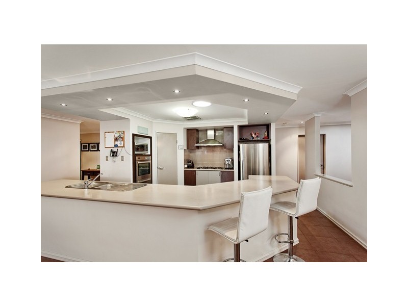 8 Tranquil Gardens, Atwell WA 6164