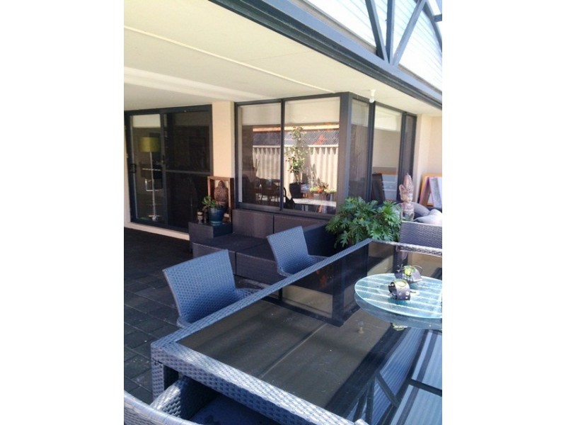 8 Tranquil Gardens, Atwell WA 6164
