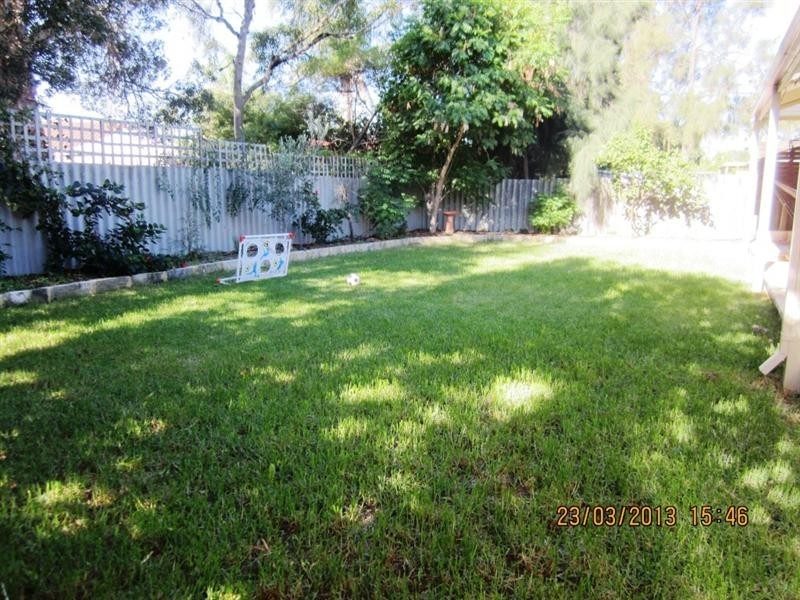 4 Broadwater Gardens, South Lake WA 6164