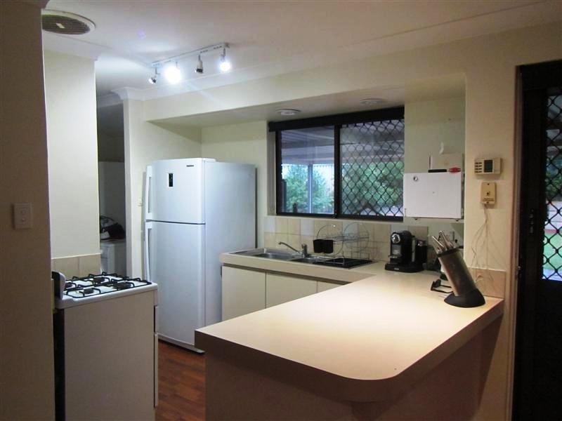 2 Gazania Grove, Yangebup WA 6164