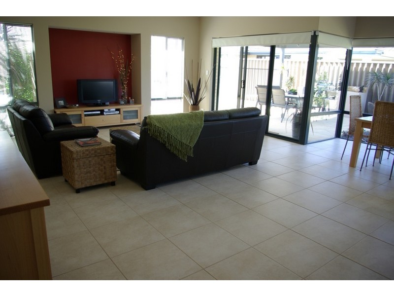 3 Harmony Avenue, Atwell WA 6164