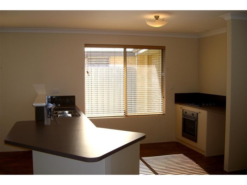 2 Fareham Crescent, Wellard WA 6170