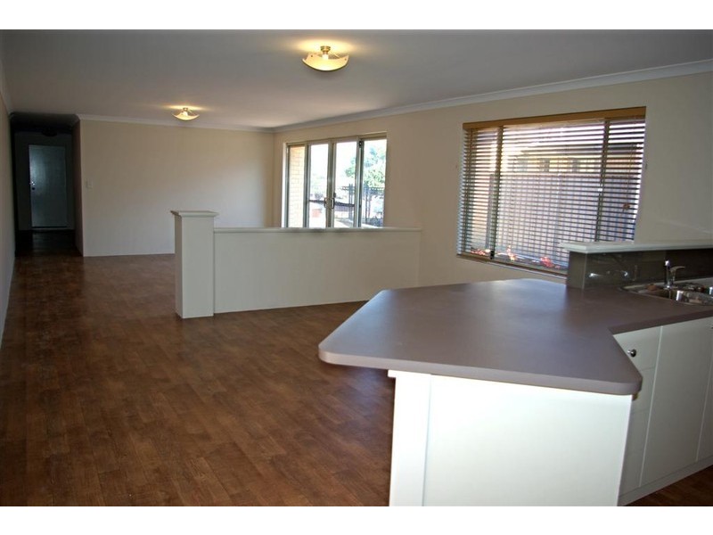 2 Fareham Crescent, Wellard WA 6170