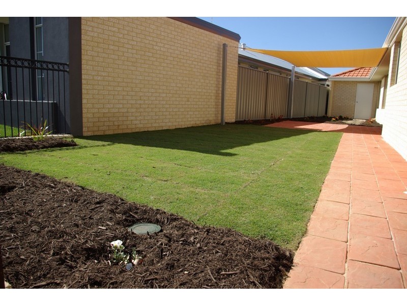 2 Fareham Crescent, Wellard WA 6170