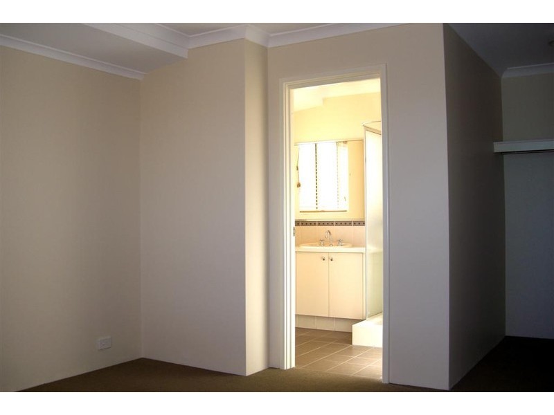 2 Fareham Crescent, Wellard WA 6170