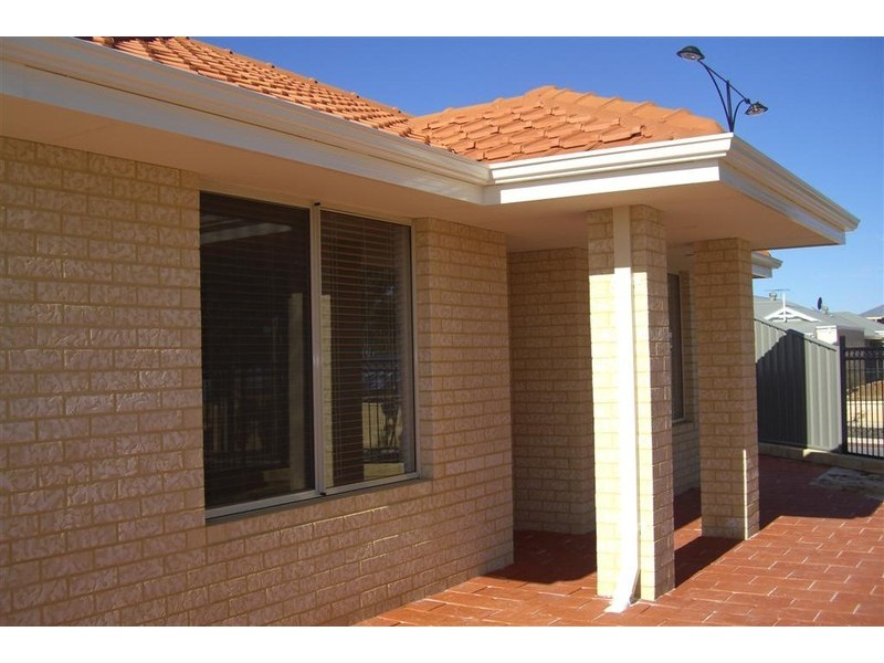 2 Fareham Crescent, Wellard WA 6170