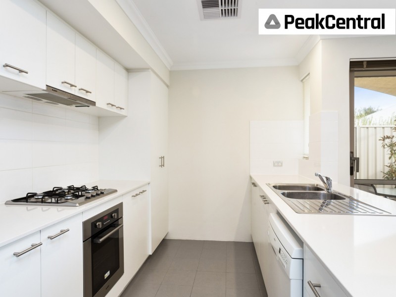 1/27 Barfield Road, Hammond Park WA 6164