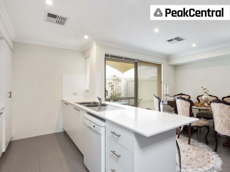 1/27 Barfield Road, Hammond Park WA 6164