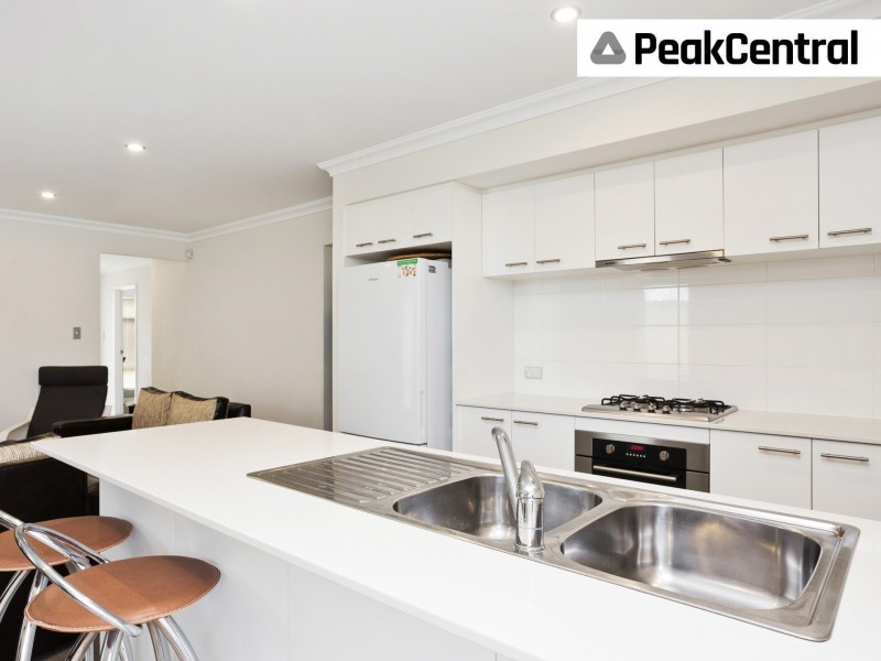 1/27 Barfield Road, Hammond Park WA 6164