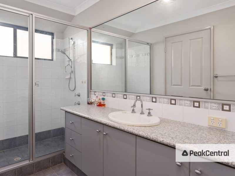 13 Montgomery Drive, Success WA 6164