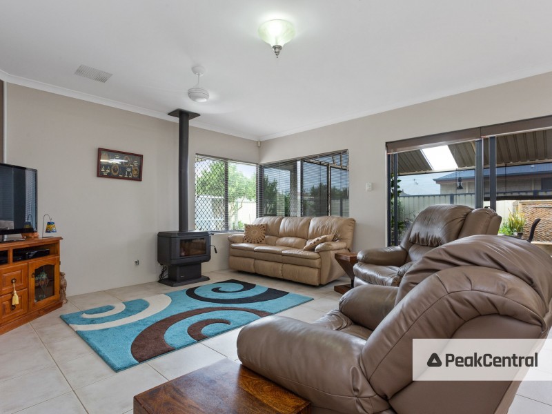 13 Montgomery Drive, Success WA 6164