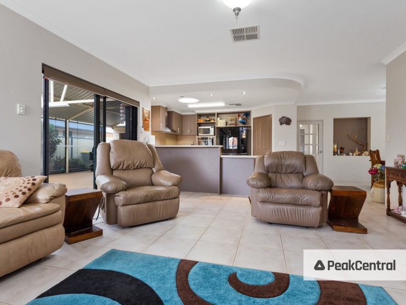 13 Montgomery Drive, Success WA 6164