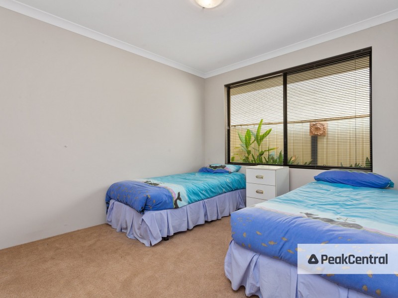 13 Montgomery Drive, Success WA 6164