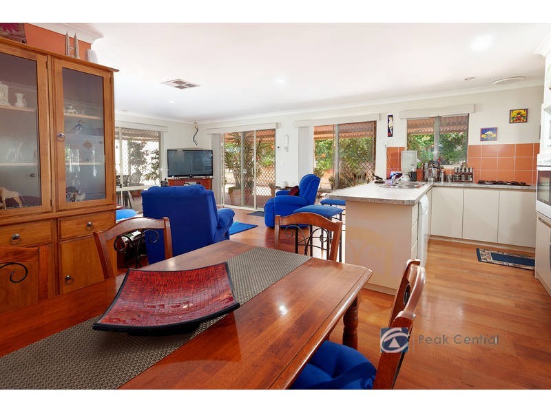 9 Lavender Way, Success WA 6164